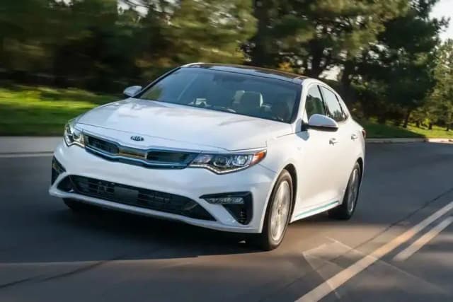 Kia Optima jaki silnik wybrać? Poznaj mocne i słabe strony silników Kia Optima jaki silnik wybrać? Poznaj mocne i słabe strony silników