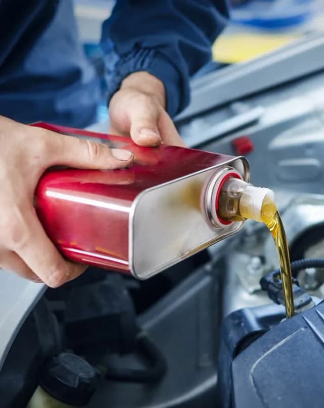 Co ile wymiana oleju w ciężarówce? Kluczowe informacje i porady Co ile wymiana oleju w ciężarówce? Kluczowe informacje i porady