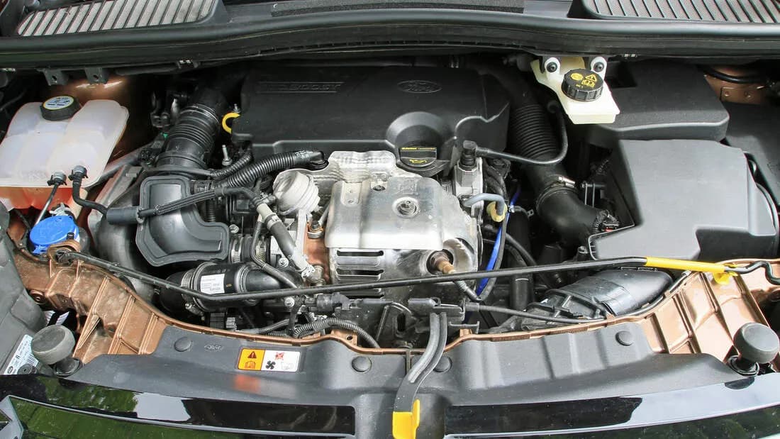 Ford C-Max jaki silnik wybrać? Odkryj najlepsze opcje silnikowe Ford C-Max jaki silnik wybrać? Odkryj najlepsze opcje silnikowe