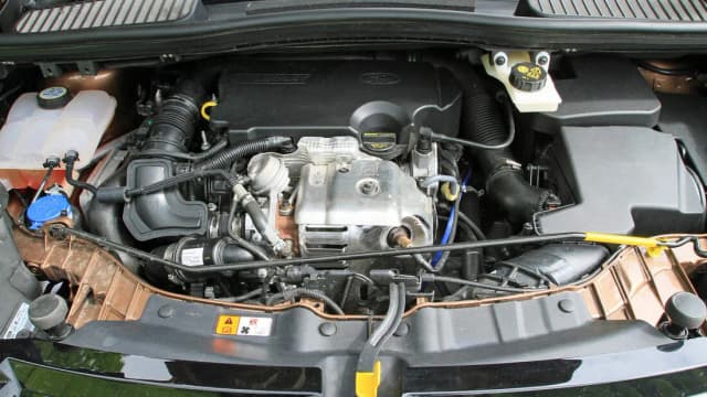 Ford C-Max jaki silnik wybrać? Odkryj najlepsze opcje silnikowe Ford C-Max jaki silnik wybrać? Odkryj najlepsze opcje silnikowe